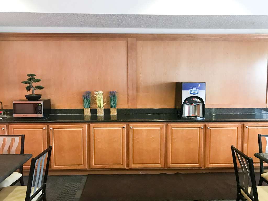 Red Roof Inn Plus+ & Suites Savannah - I-95 Τζώρτζταουν Εστιατόριο φωτογραφία